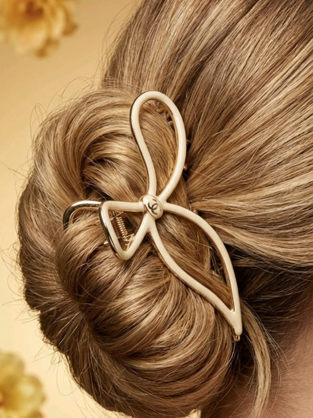 Elegant BOW-Shaped Hair Clip - Black & Cream